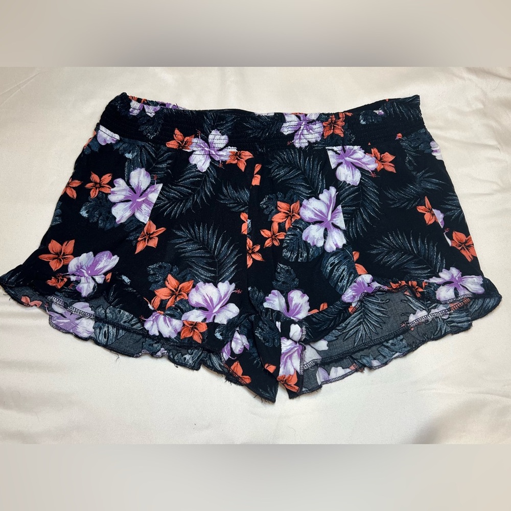 Arizona Flower Pattern Shorts Size M